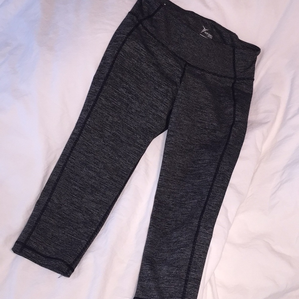 Old Navy Stripped Cropped Leggings